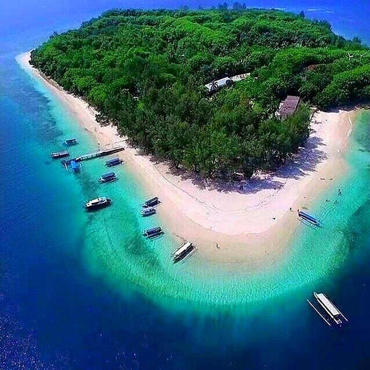 Gili Nanggu island from above